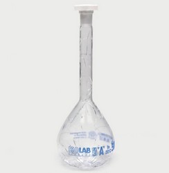 Volumetric flasks, borosilicate glass 3.3, class A, blue graduated, with PE stoppers, coated ISOLAB