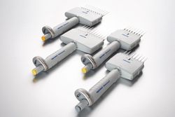 Multichannel pipettes Reference® 2 Eppendorf